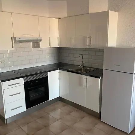 In Castle Harbour With Great Views C104 Apartament Los Cristianos (Tenerife)